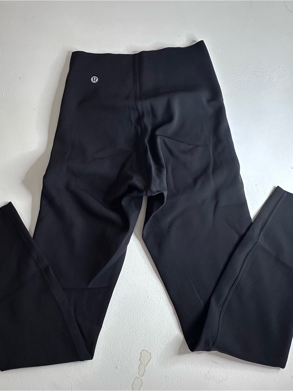Lululemon Glow Up Super-High-Rise Tight 25"
Black size 4 Euc